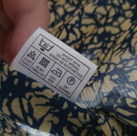 Vintage Cinq Deux Beige & Navy Two Piece V-Neck Blouse & Pleated Skirt - Picture 10 of 12